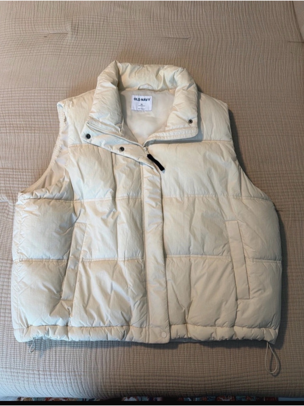 Old Navy Women's Off-White Quilted Puffer Vest